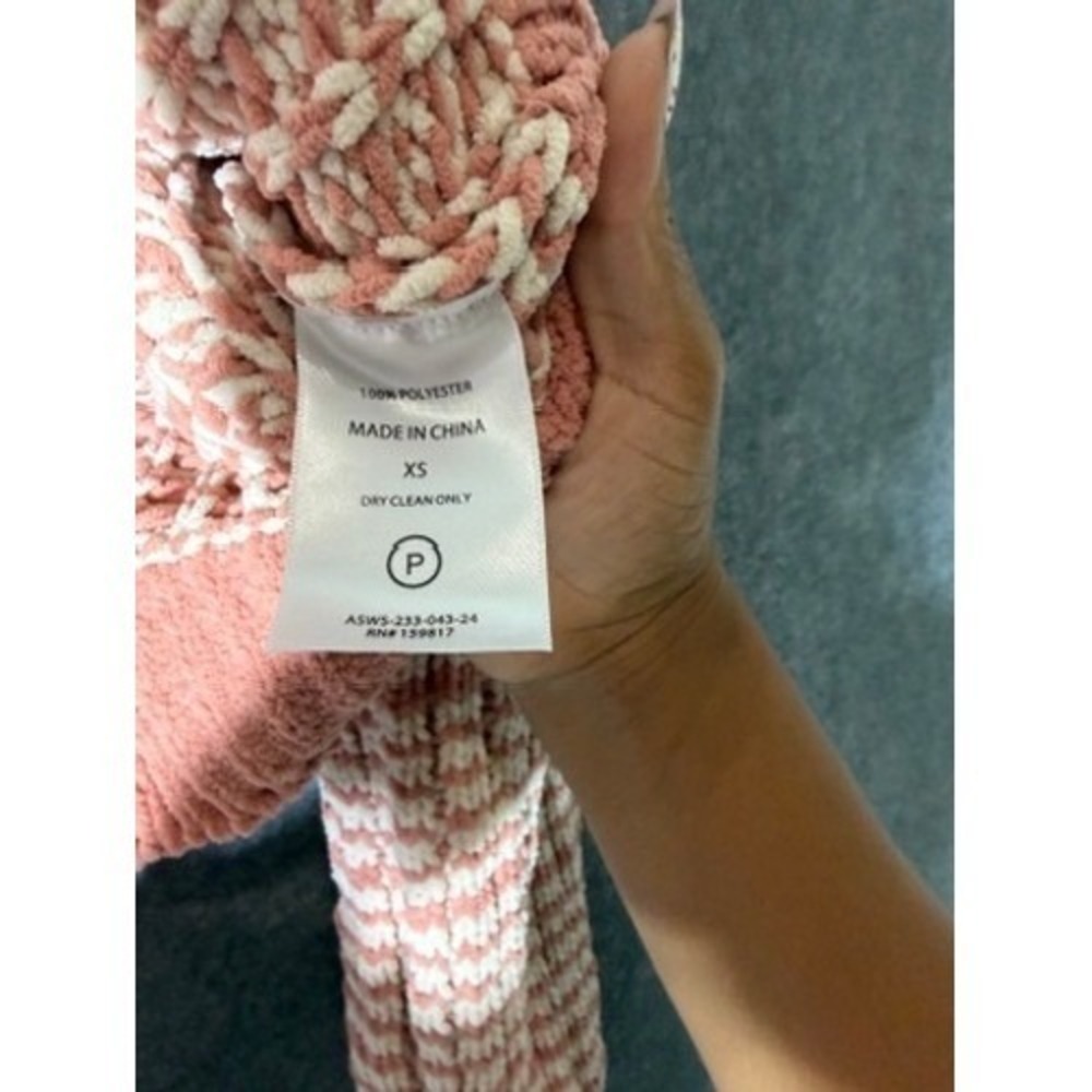 Altard State Pink Cream Textured Striped Cropped Knit Sweater XS ASWS-233-043-24 - Picture 4 of 8